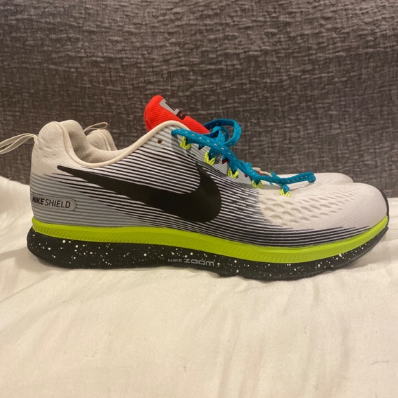 Custom NikeID Nike Shield Pegasus 34 - Picture 4 of 7